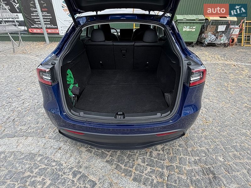Позашляховик / Кросовер Tesla Model Y 2023 в Золочеві