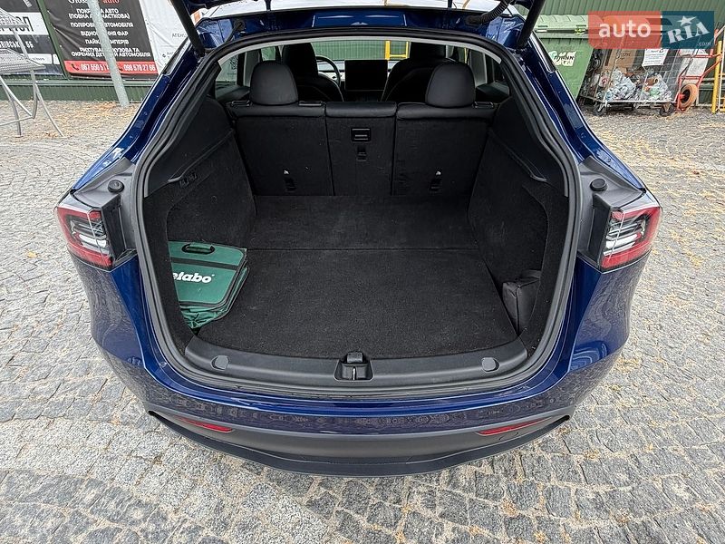 Позашляховик / Кросовер Tesla Model Y 2023 в Золочеві