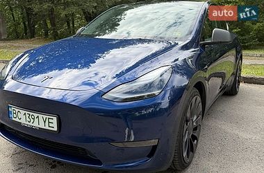 Позашляховик / Кросовер Tesla Model Y 2023 в Золочеві