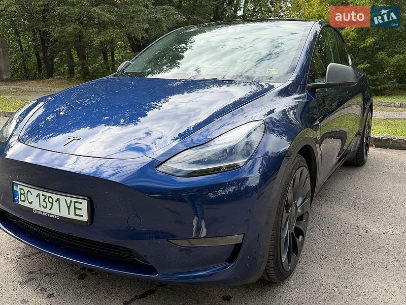 Позашляховик / Кросовер Tesla Model Y 2023 в Золочеві