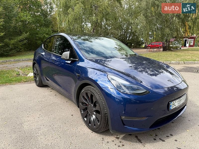 Позашляховик / Кросовер Tesla Model Y 2023 в Золочеві