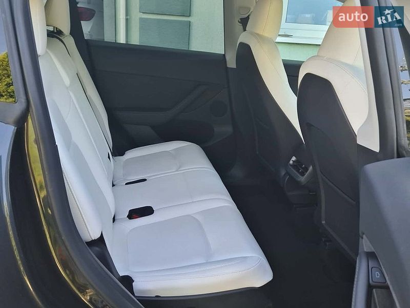 Позашляховик / Кросовер Tesla Model Y 2024 в Івано-Франківську фото 8 Позашляховик / Кросовер Tesla Model Y 2024 в Івано-Франківську