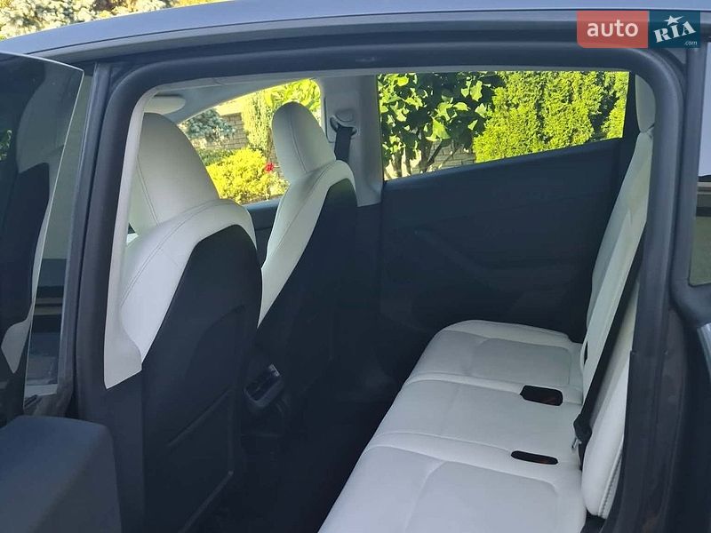 Позашляховик / Кросовер Tesla Model Y 2024 в Івано-Франківську фото 12 Позашляховик / Кросовер Tesla Model Y 2024 в Івано-Франківську