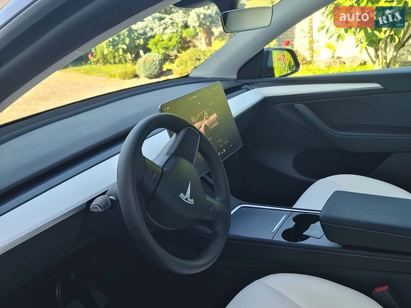 Позашляховик / Кросовер Tesla Model Y 2024 в Івано-Франківську фото 13 Позашляховик / Кросовер Tesla Model Y 2024 в Івано-Франківську