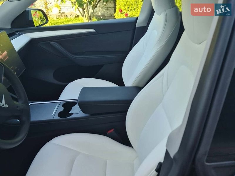 Позашляховик / Кросовер Tesla Model Y 2024 в Івано-Франківську фото 14 Позашляховик / Кросовер Tesla Model Y 2024 в Івано-Франківську