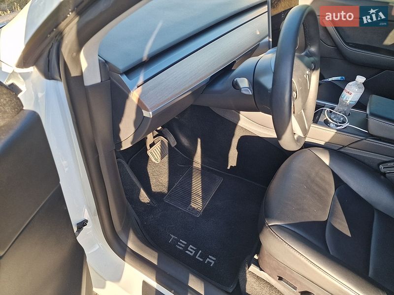 Позашляховик / Кросовер Tesla Model Y 2022 в Черкасах