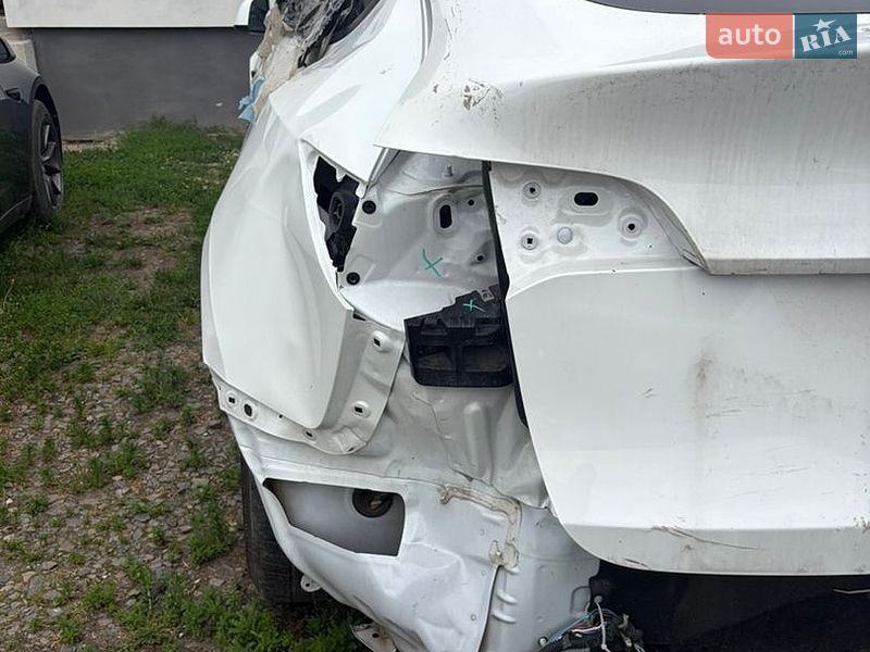 Внедорожник / Кроссовер Tesla Model Y 2021 в Львове