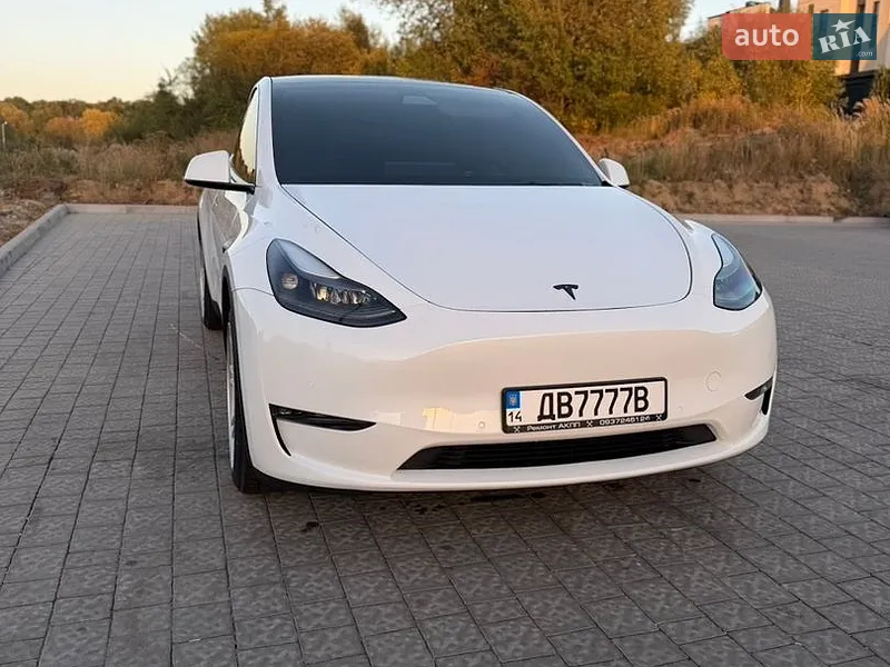 Tesla Model Y 2021