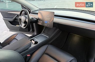 Позашляховик / Кросовер Tesla Model Y 2022 в Києві фото 9 Позашляховик / Кросовер Tesla Model Y 2022 в Києві