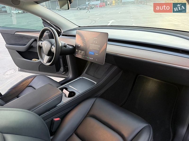 Позашляховик / Кросовер Tesla Model Y 2022 в Києві фото 9 Позашляховик / Кросовер Tesla Model Y 2022 в Києві