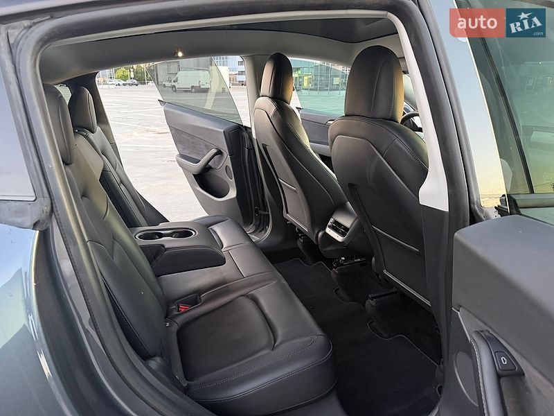 Позашляховик / Кросовер Tesla Model Y 2022 в Києві фото 8 Позашляховик / Кросовер Tesla Model Y 2022 в Києві
