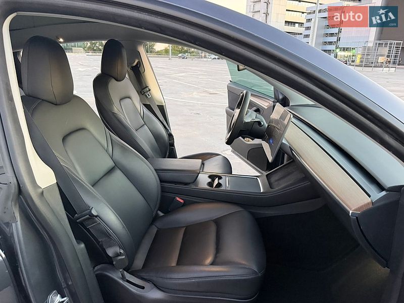 Позашляховик / Кросовер Tesla Model Y 2022 в Києві фото 11 Позашляховик / Кросовер Tesla Model Y 2022 в Києві