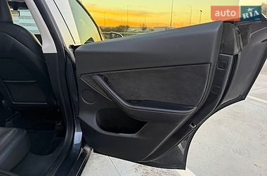 Позашляховик / Кросовер Tesla Model Y 2022 в Києві фото 10 Позашляховик / Кросовер Tesla Model Y 2022 в Києві
