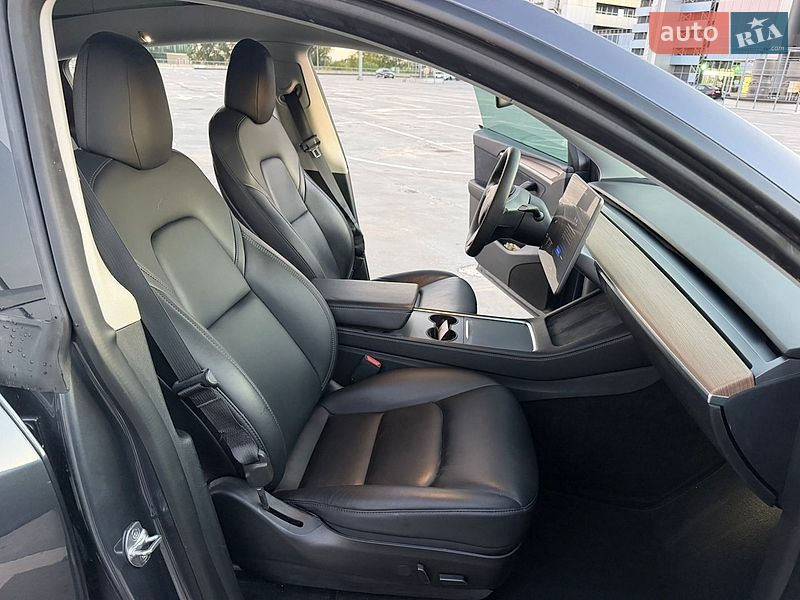 Позашляховик / Кросовер Tesla Model Y 2022 в Києві фото 12 Позашляховик / Кросовер Tesla Model Y 2022 в Києві