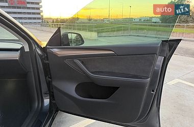 Позашляховик / Кросовер Tesla Model Y 2022 в Києві фото 15 Позашляховик / Кросовер Tesla Model Y 2022 в Києві