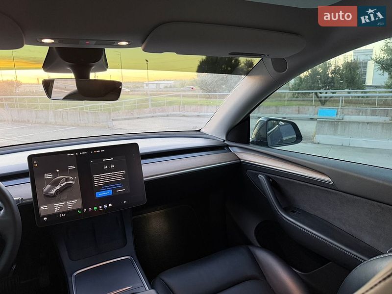 Позашляховик / Кросовер Tesla Model Y 2022 в Києві фото 17 Позашляховик / Кросовер Tesla Model Y 2022 в Києві