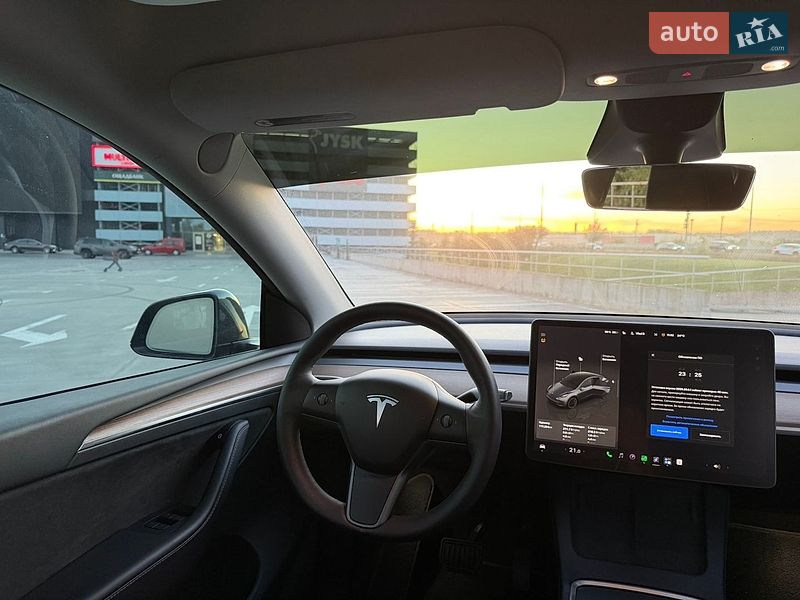 Позашляховик / Кросовер Tesla Model Y 2022 в Києві фото 18 Позашляховик / Кросовер Tesla Model Y 2022 в Києві
