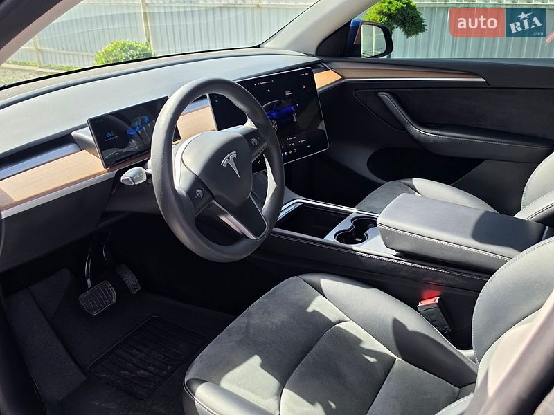 Позашляховик / Кросовер Tesla Model Y 2024 в Хмельницькому