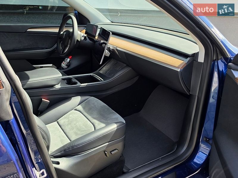 Позашляховик / Кросовер Tesla Model Y 2024 в Хмельницькому