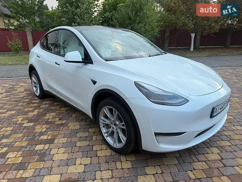 Tesla Model Y 2023