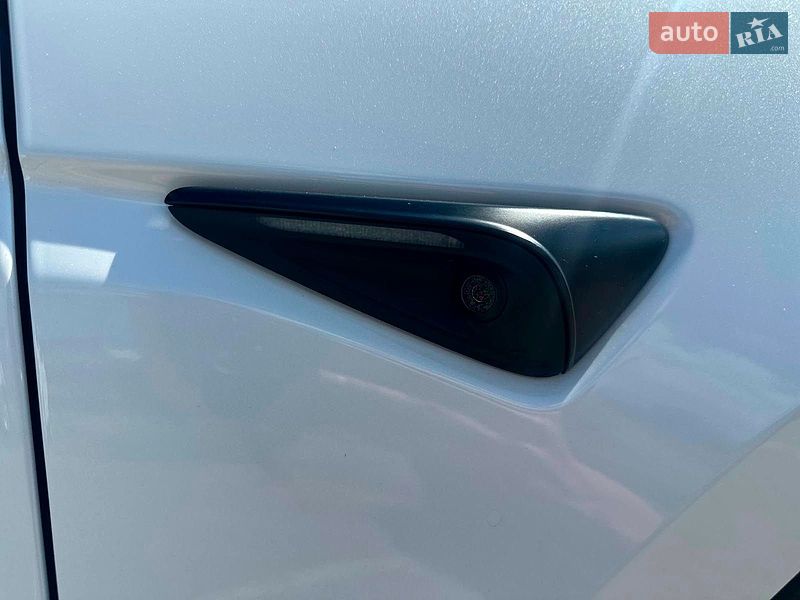 Позашляховик / Кросовер Tesla Model Y 2024 в Одесі