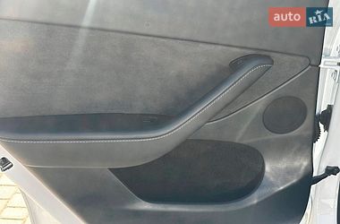 Позашляховик / Кросовер Tesla Model Y 2024 в Одесі