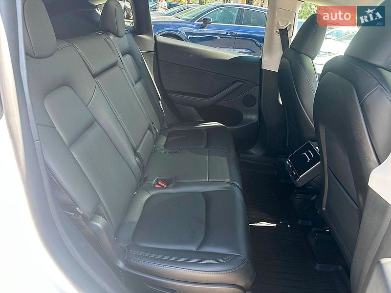 Позашляховик / Кросовер Tesla Model Y 2024 в Одесі