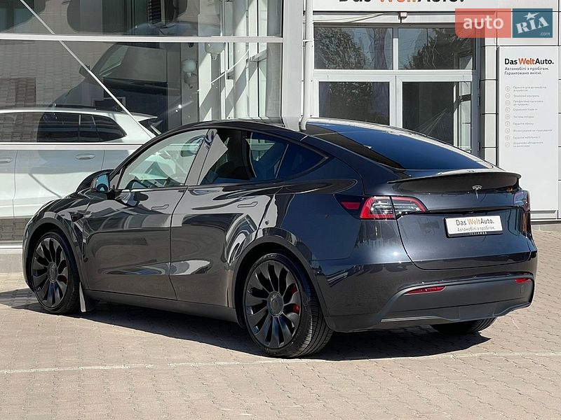 Позашляховик / Кросовер Tesla Model Y 2024 в Чернівцях фото 9 Позашляховик / Кросовер Tesla Model Y 2024 в Чернівцях