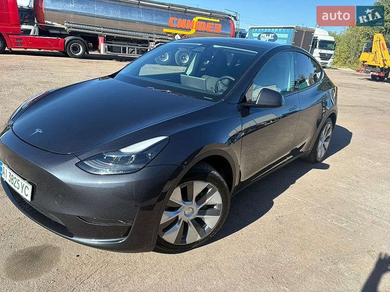 Внедорожник / Кроссовер Tesla Model Y 2024 в Киеве