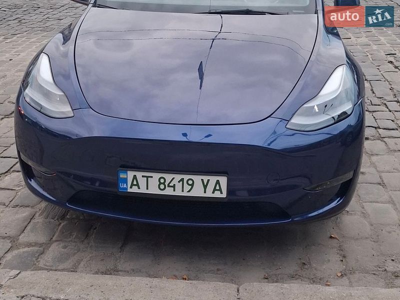Позашляховик / Кросовер Tesla Model Y 2023 в Івано-Франківську