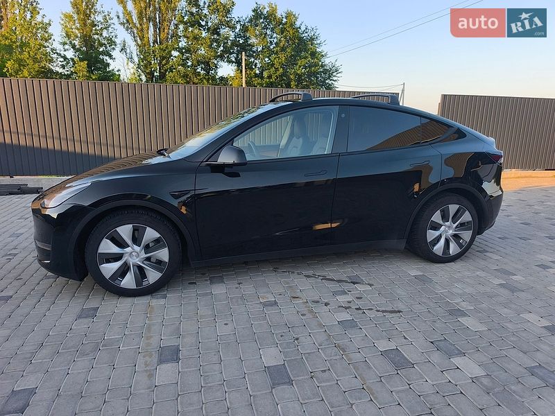 Позашляховик / Кросовер Tesla Model Y 2022 в Гнівані