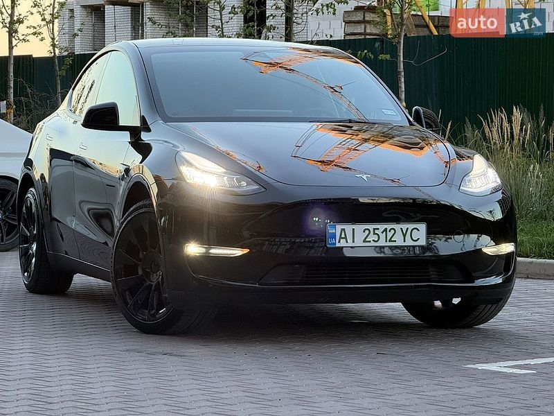 Позашляховик / Кросовер Tesla Model Y 2023 в Києві