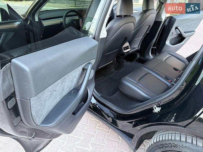 Позашляховик / Кросовер Tesla Model Y 2023 в Києві