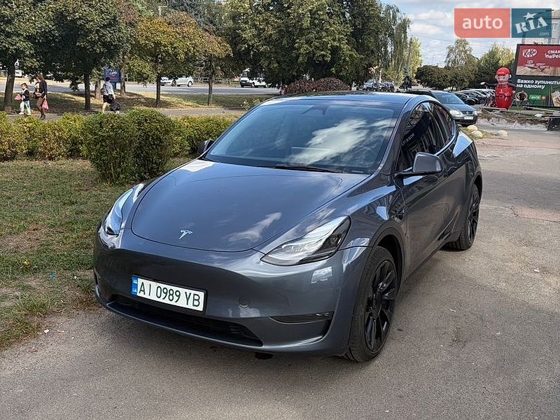 Tesla Model Y 2023