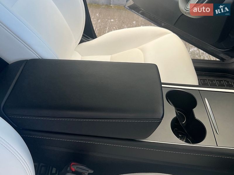 Внедорожник / Кроссовер Tesla Model Y 2024 в Хмельницком