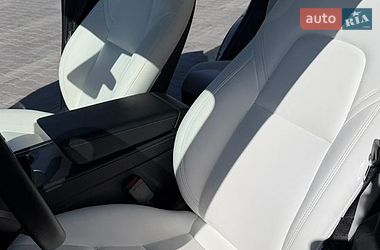 Позашляховик / Кросовер Tesla Model Y 2023 в Києві