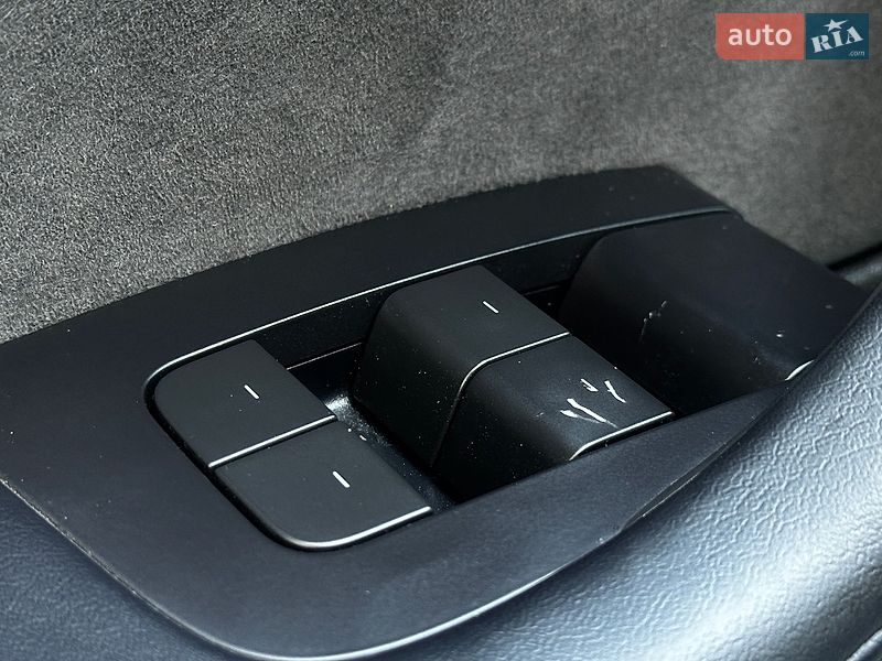 Внедорожник / Кроссовер Tesla Model Y 2021 в Одессе