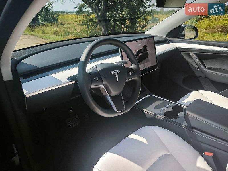Внедорожник / Кроссовер Tesla Model Y 2024 в Днепре