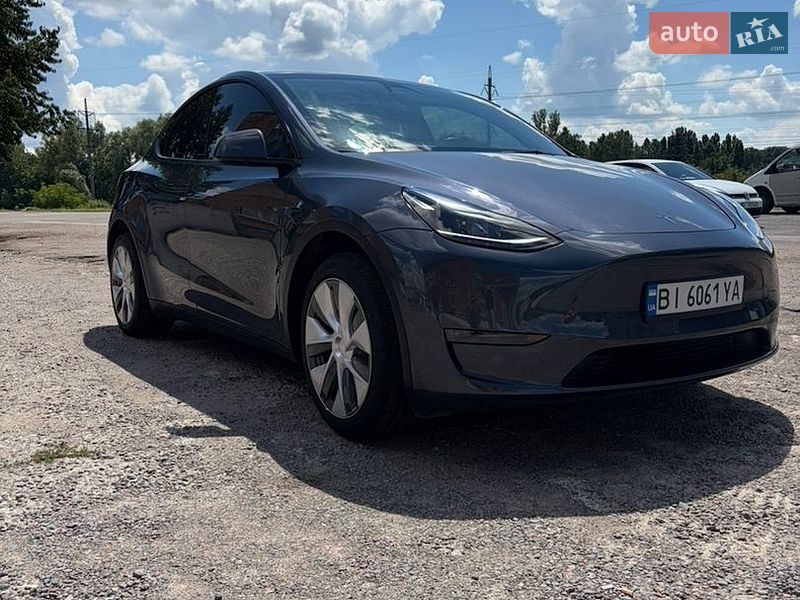 Tesla Model Y 2023