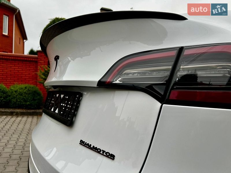 Позашляховик / Кросовер Tesla Model Y 2023 в Хмельницькому