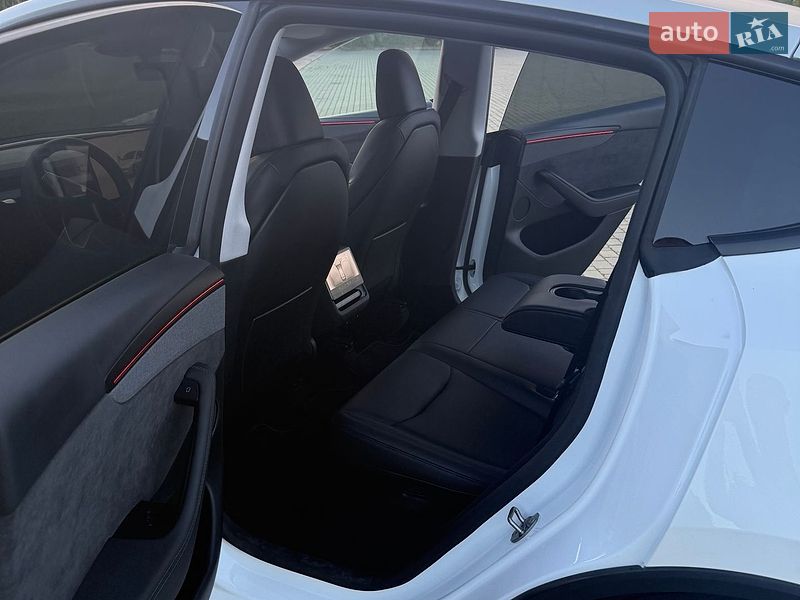 Позашляховик / Кросовер Tesla Model Y 2025 в Одесі