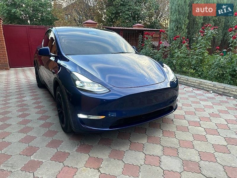 Позашляховик / Кросовер Tesla Model Y 2023 в Дніпрі