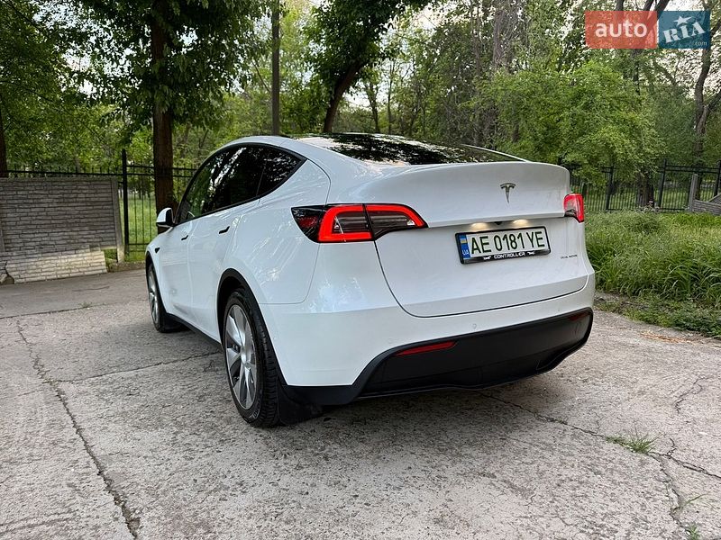 Позашляховик / Кросовер Tesla Model Y 2021 в Дніпрі
