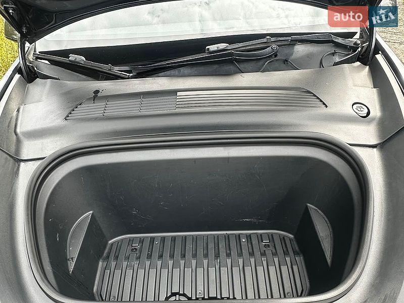 Внедорожник / Кроссовер Tesla Model Y 2021 в Кременце