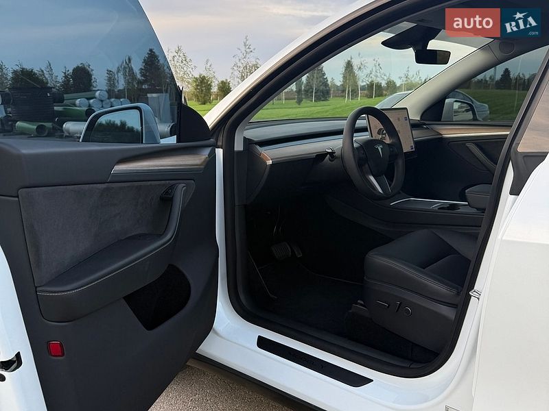 Внедорожник / Кроссовер Tesla Model Y 2023 в Днепре