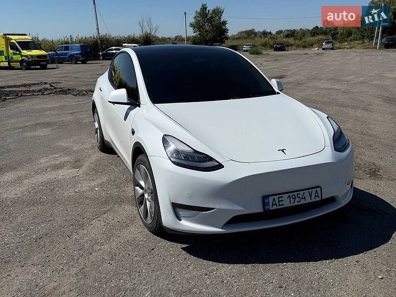 Позашляховик / Кросовер Tesla Model Y 2021 в Дніпрі