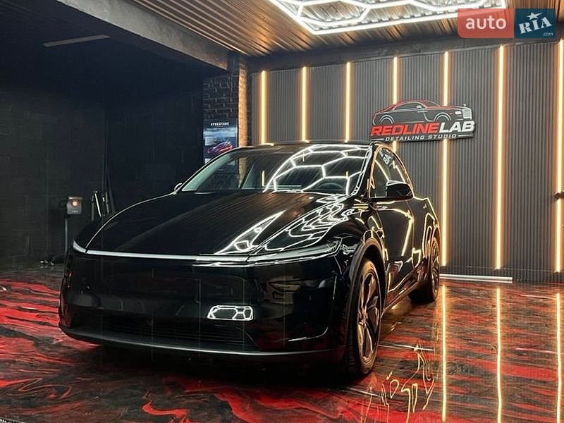 Tesla Model Y, фото з оголошення