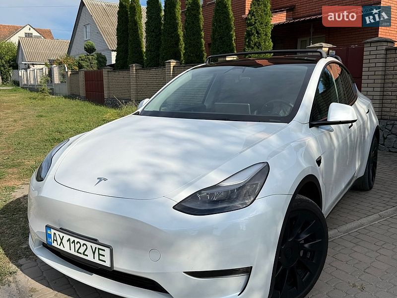 Tesla Model Y 2023