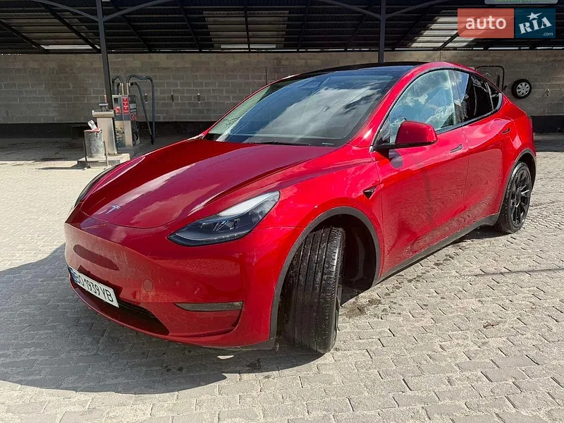 Tesla Model Y 2024