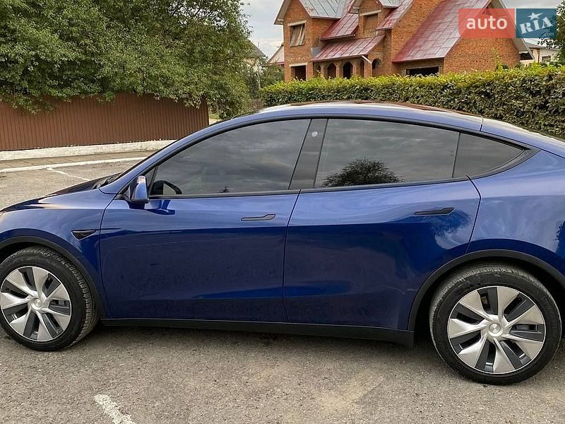 Внедорожник / Кроссовер Tesla Model Y 2022 в Ивано-Франковске